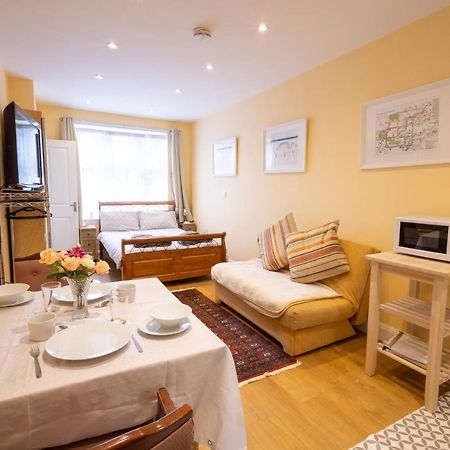 London Vegetarian Smoke & Pet Free En-Suite With Ev Parking Edgware Exteriér fotografie