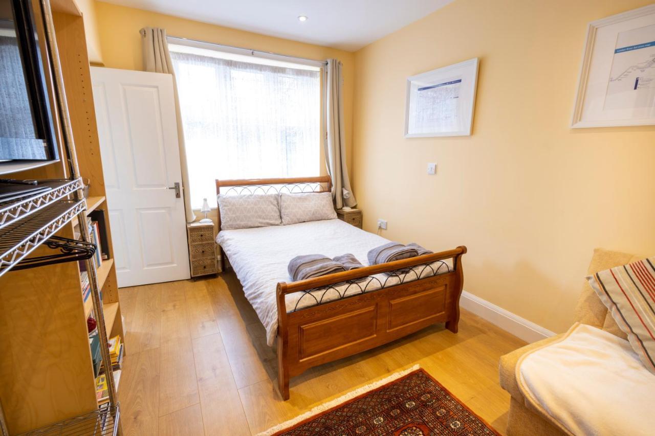 London Vegetarian Smoke & Pet Free En-Suite With Ev Parking Edgware Exteriér fotografie