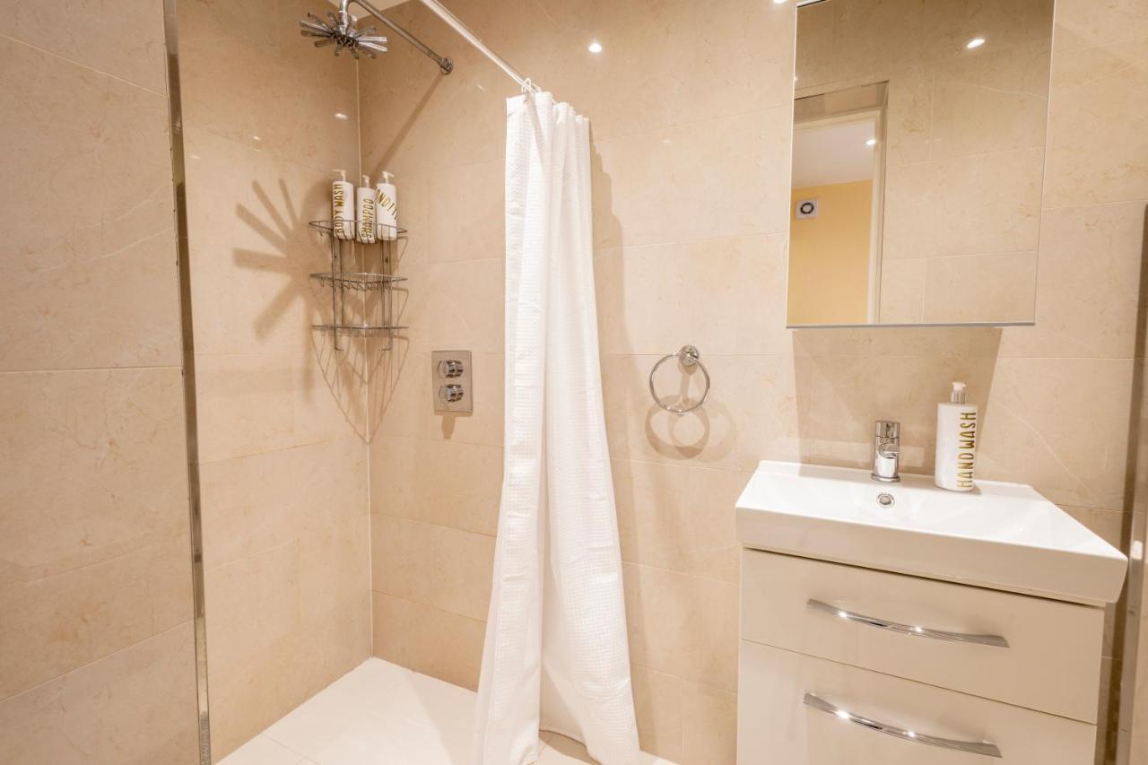London Vegetarian Smoke & Pet Free En-Suite With Ev Parking Edgware Exteriér fotografie