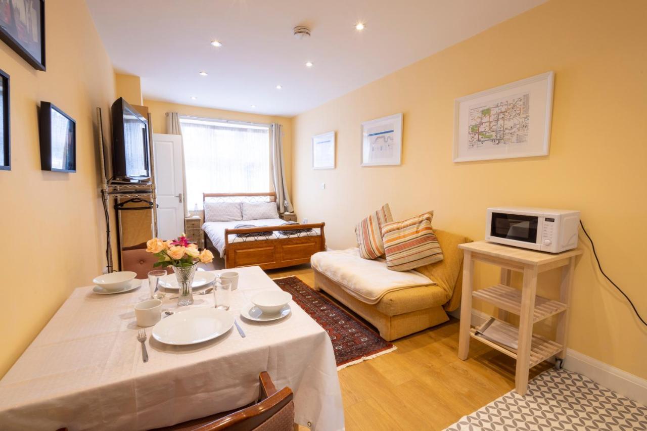 London Vegetarian Smoke & Pet Free En-Suite With Ev Parking Edgware Exteriér fotografie