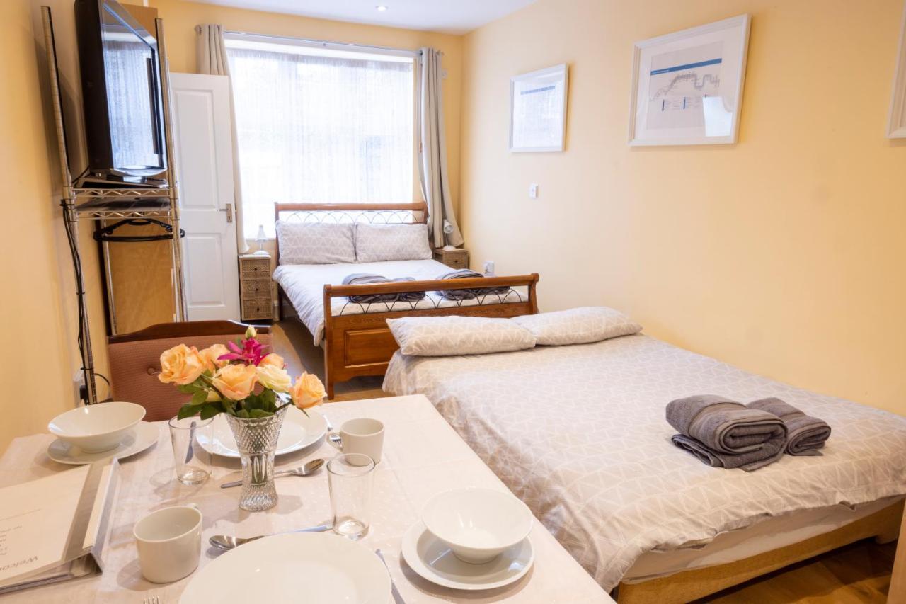 London Vegetarian Smoke & Pet Free En-Suite With Ev Parking Edgware Exteriér fotografie