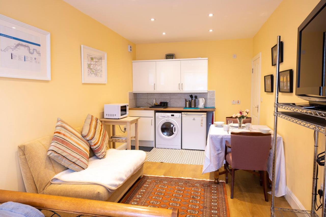 London Vegetarian Smoke & Pet Free En-Suite With Ev Parking Edgware Exteriér fotografie