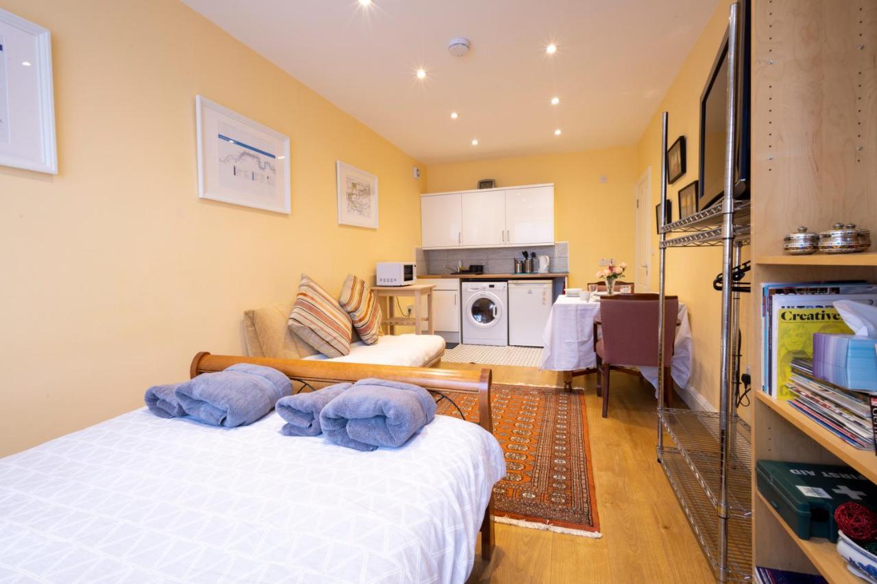 London Vegetarian Smoke & Pet Free En-Suite With Ev Parking Edgware Exteriér fotografie
