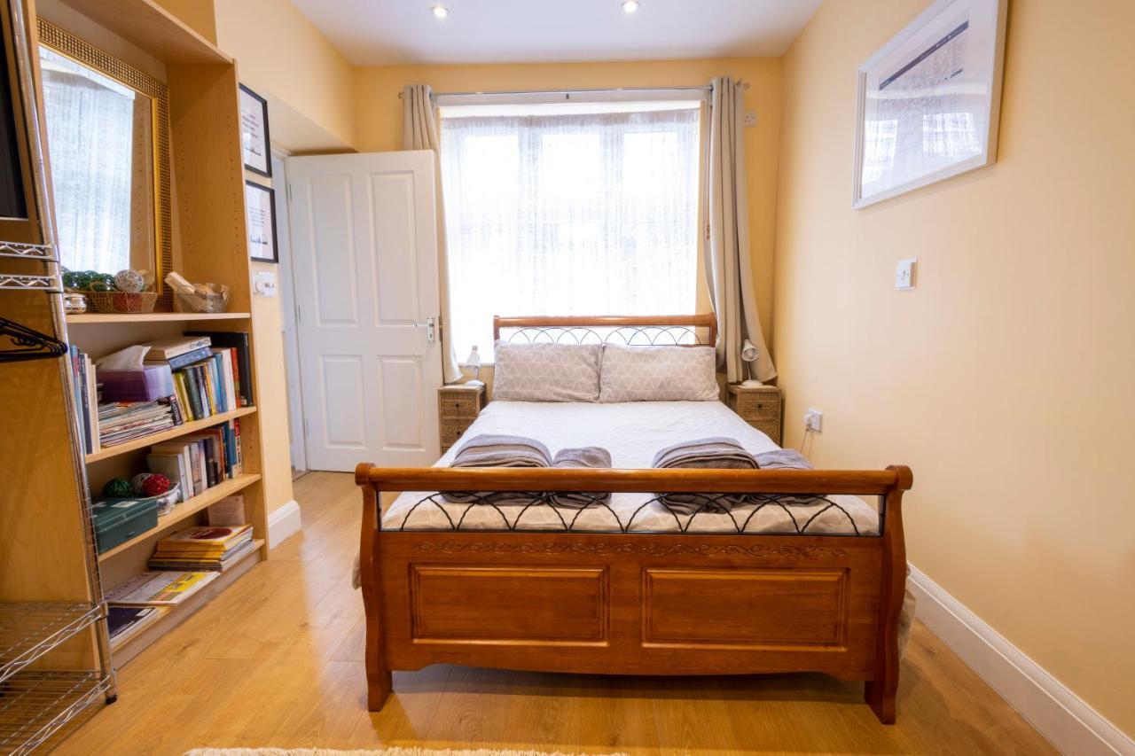 London Vegetarian Smoke & Pet Free En-Suite With Ev Parking Edgware Exteriér fotografie