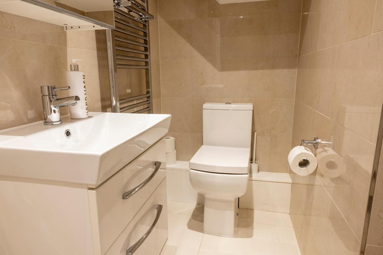 London Vegetarian Smoke & Pet Free En-Suite With Ev Parking Edgware Exteriér fotografie