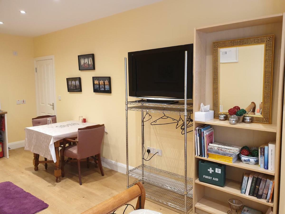 London Vegetarian Smoke & Pet Free En-Suite With Ev Parking Edgware Exteriér fotografie